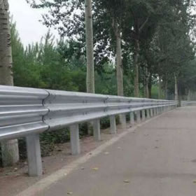 公路護欄板