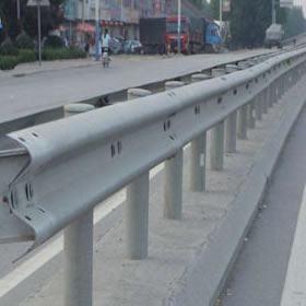 交（jiāo）通護欄板