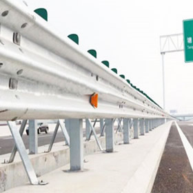 三波鍍鋅護欄板